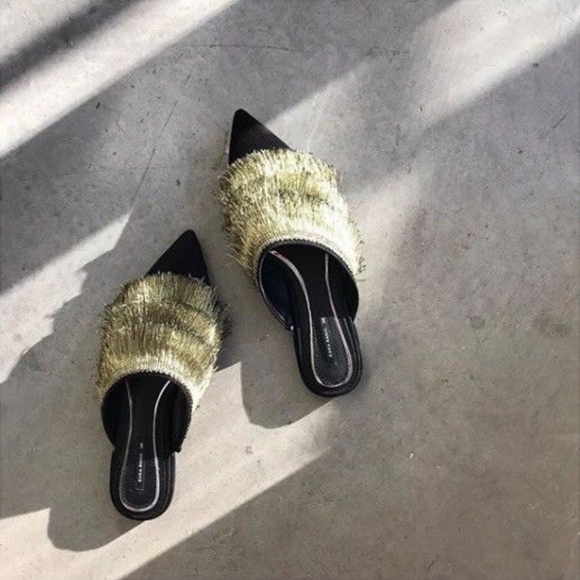 ZARA FLAT GOLD MULES WITH FRINGE FLAPPER SLIP ON - Picture 4 of 8